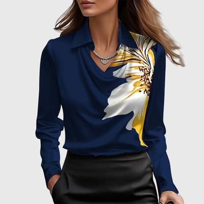 Sylvia | Blouse met luxe glans en plooihals
